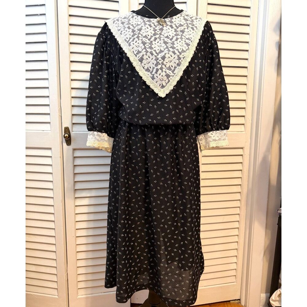 Vintage 80s Prairie Dress Black Calico Floral Lace Collar Cuff Gunne Sax Style